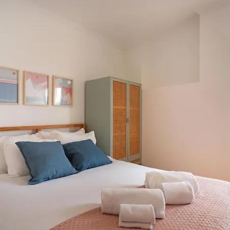 2-bed With Cozy Private Terrace At Intendente ליסבון
