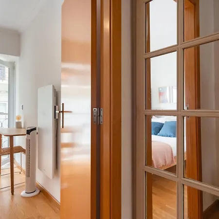 2-bed With Cozy Private Terrace At Intendente * Lisboa