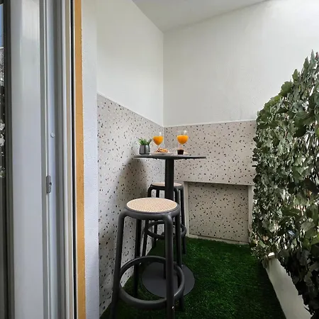 דירה 2-bed With Cozy Private Terrace At Intendente ליסבון