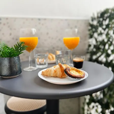 2-bed With Cozy Private Terrace At Intendente ליסבון