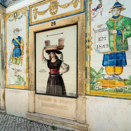 דירה 2-bed With Cozy Private Terrace At Intendente ליסבון