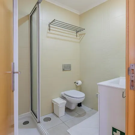 2-bed With Cozy Private Terrace At Intendente Lisboa