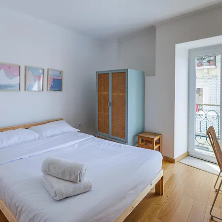 Appartement 2-bed With Cozy Private Terrace At Intendente Lisboa
