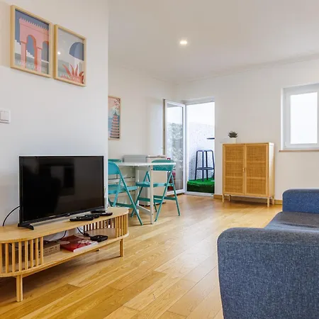 2-bed With Cozy Private Terrace At Intendente * Lisboa