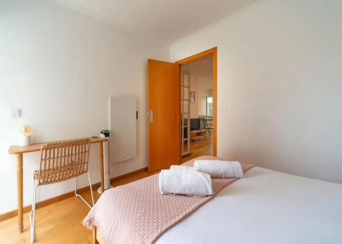 아파트 2-bed With Cozy Private Terrace At Intendente
