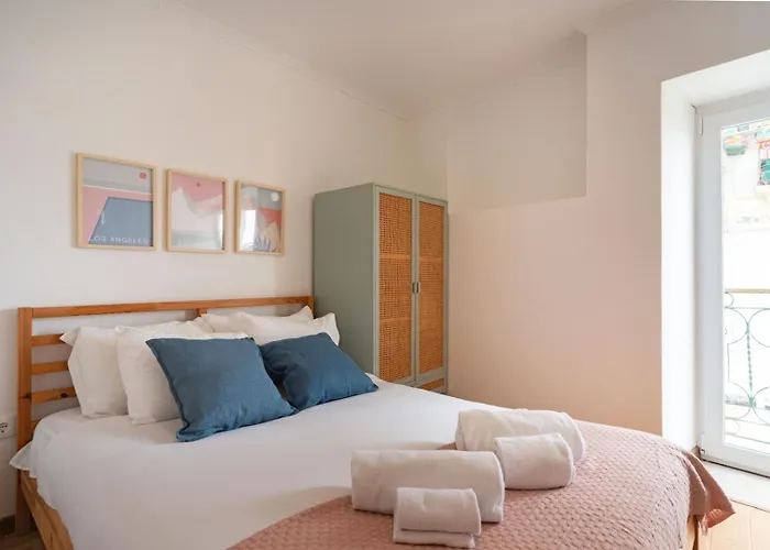 2-bed With Cozy Private Terrace At Intendente 리스본