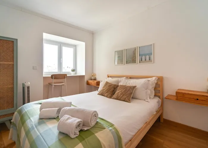 2-bed With Cozy Private Terrace At Intendente 아파트 리스본