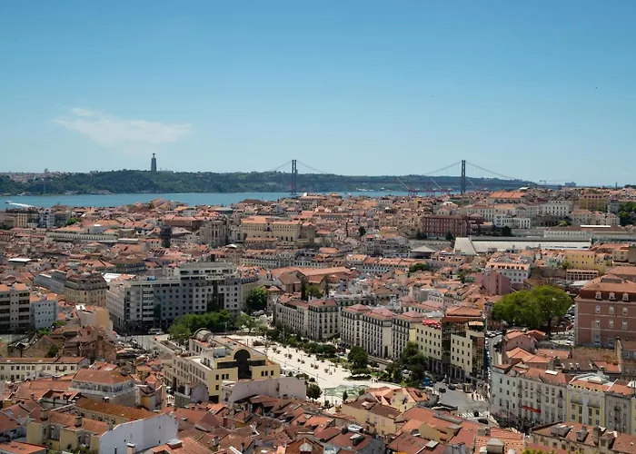 2-bed With Cozy Private Terrace At Intendente * Lisboa
