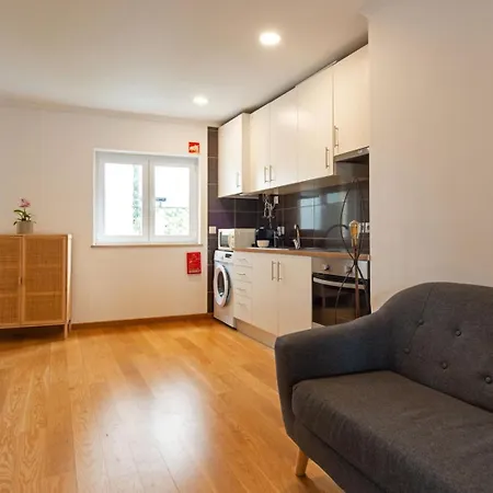 2-bed With Cozy Private Terrace At Intendente * Lisbona