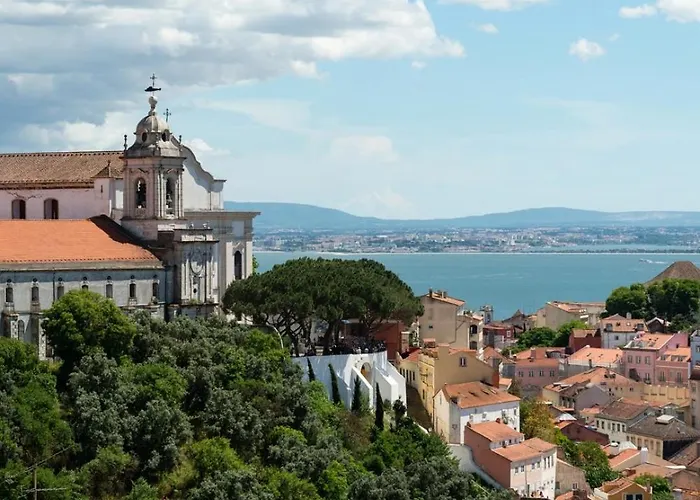 2-bed With Cozy Private Terrace At Intendente Lisbon